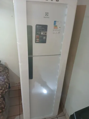 GELADEIRA ELECTROLUX NOVA! NA EMBALAGEM