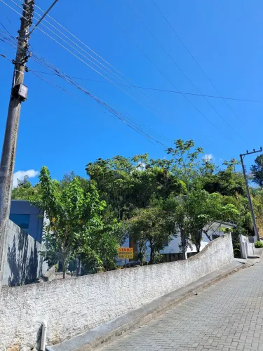 Casa a venda no bairro Calemba em Santo Amaro da Imperatriz, podendo ser financiada