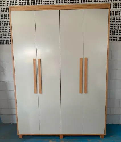 Roupeiro Viena 4 portas 100% MDF - fênix novo direito da fábrica 