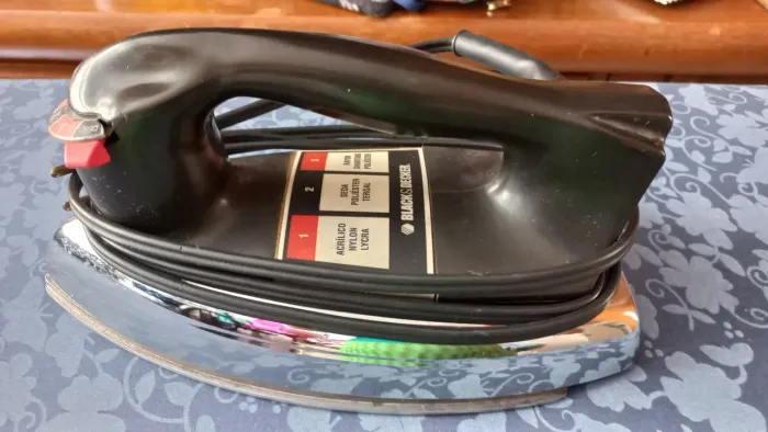 Ferro de passar funcionando perfeitamente. Ganhei outro.