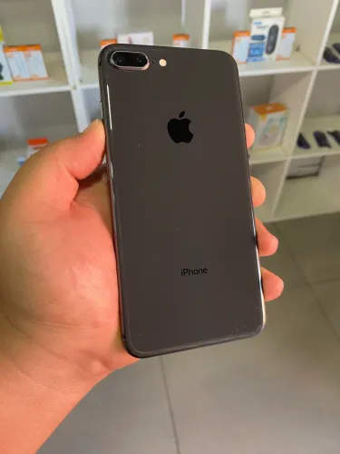iPhone 8 Plus 