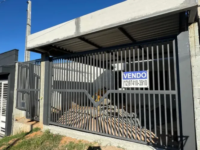 Venda de Casa - Padrão no bairro Portal dos Passaros