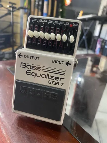 Boss GE7B equalizador para contrabaixo