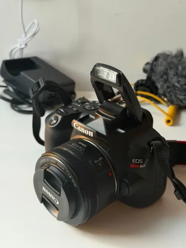 CANON SL3 COM 2 LENTES