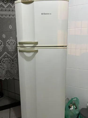 GELADEIRA FROST FREE DF38