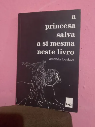 Livro: A princesa salva a si mesma neste livro