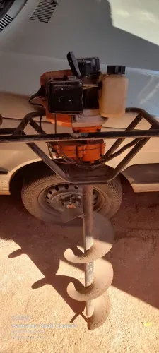 Trado Perfurador de solos a gasolina
