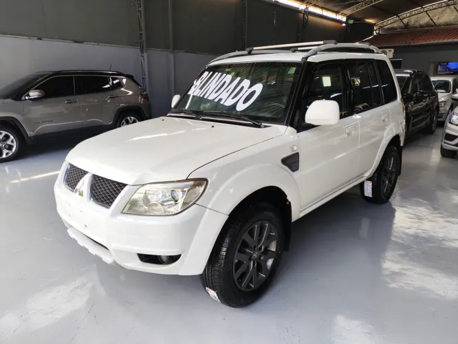 Mitsubishi Pajero TR4 2.0 Flex 16V 4X2 Aut. 2013