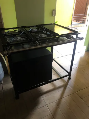 Fogão Industrial com Chapa e Forno