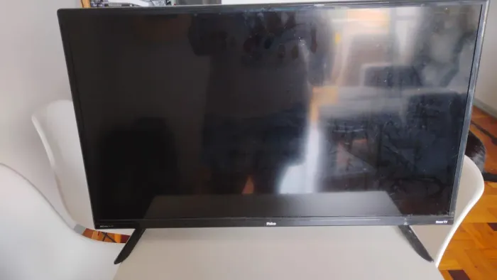 Tv Philco 32" LED Com defeito<br><br>Ligando só fica com o som , sem imagem