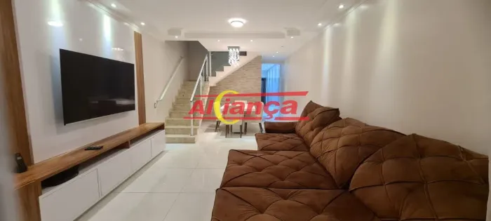 Casa semi mobiliada 200m², com 4 quartos para locação no Jardim Vila Galvão.