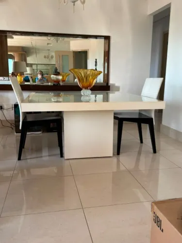 MESA DE JANTAR LAKA + VIDRO | OFICINA INTERIORES
