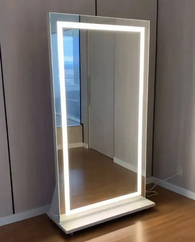 Espelho Front Led Com Rodízio A 2.00 M X L 1.00 M