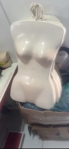 Vendo cabides silhueta em ótimo estado