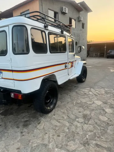 Toyota Band.Jipe Cap.de Aço Chas. Longo Diesel 1985