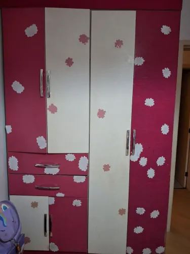 Vendo Guarda-roupa infantil menina.