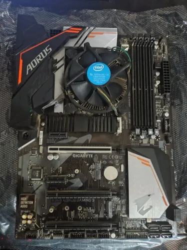 KIT Processador i58400 + B360 AORUS GAMING 3