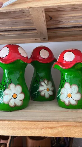 Cogumelos decorativos para jardim