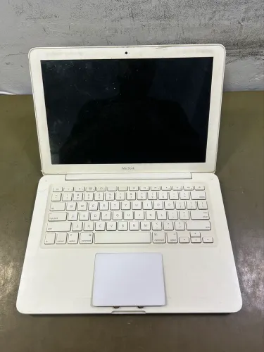 MacBook Modelo: A1181 Ano 2009