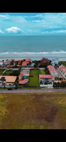 Casa com piscina no Farol Velho - Porteira Fechada