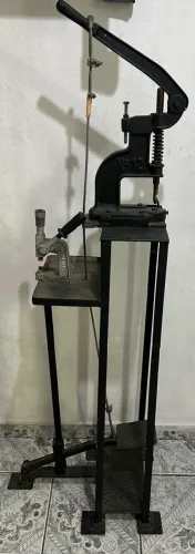 Máquina de ilhós