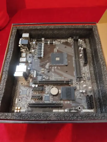 Placa Mãe DDR4 AM4 Gigabyte (GA-A320M-HD2)