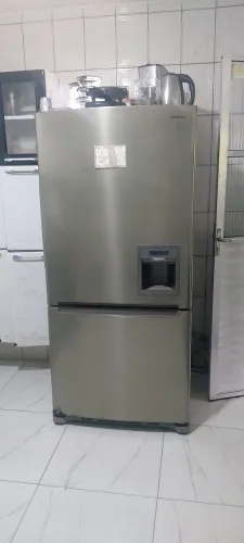 Vende-se uma Ótima geladeira