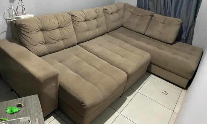 Sofá de canto em L