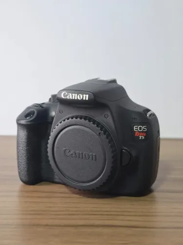 Câmera Fotográfica DSLR Canon T5