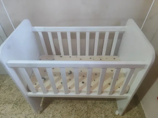 Berço americano com colchão 200