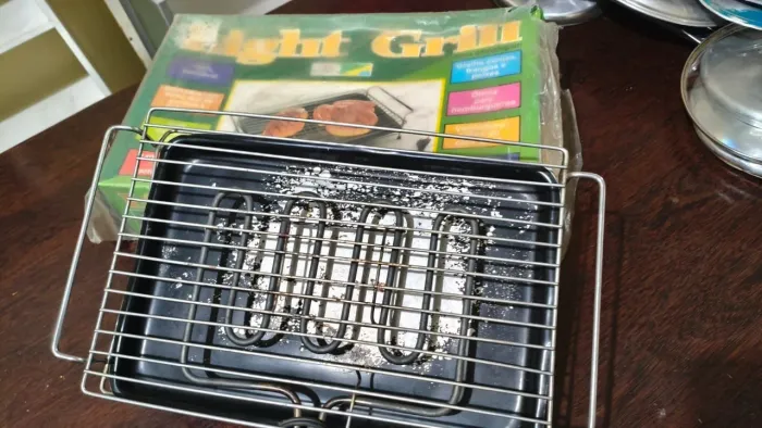 Churrasqueira Elétrica Light Grill - Excelente estado de conservação