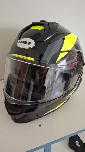 Capacete Helt preto com verde