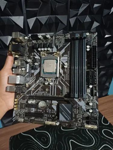Kit Placa-Mãe Gigabyte B365M DS3H + Intel Core i3-9100F - Leia a descrição