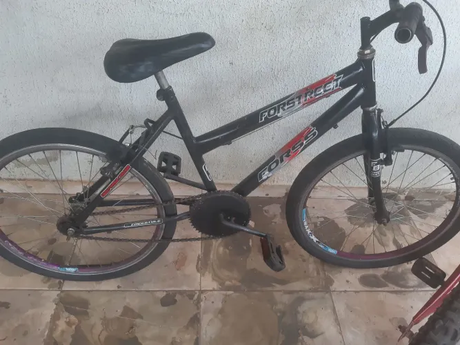Vendo 2 bicicletas por 200,00 reais