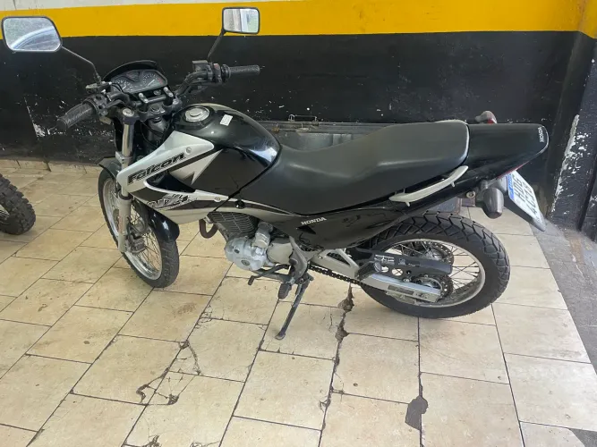 Vendo Falcon 2005