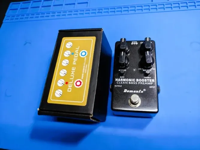 Pedal Harmonic Booster Clean Bass Preamp Demonfx Darkglass