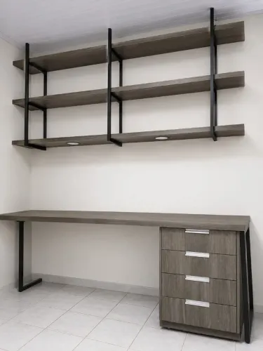 Prateleira estilo industrial e mesa de trabalho