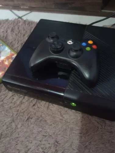 XBOX 360 Bloqueado Com 1 Controle sem Fio e 3 Jogos original