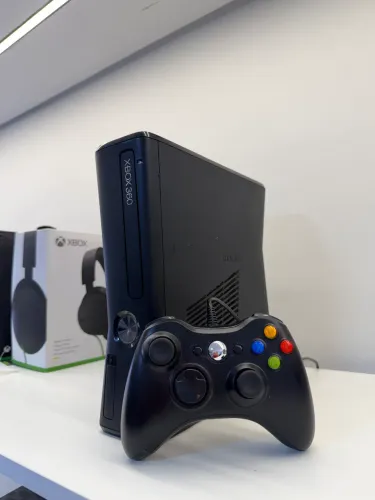 Xbox 360,perfeito estado,controle original com fio, tudo funcionando perfeitamente
