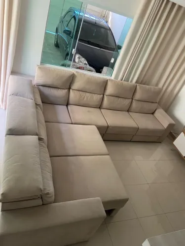 VENDE-SE SOFÁ DE CANTO EM L GIGANTE BEGE - R$1.100