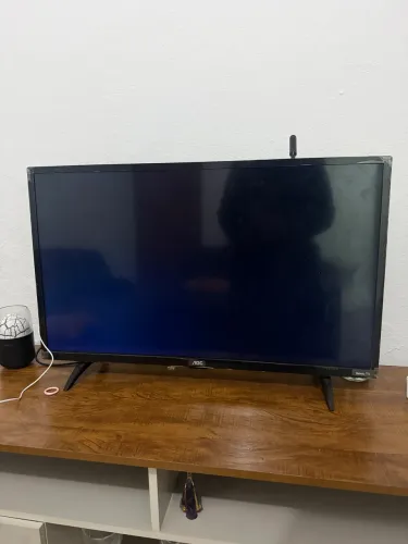 Tv AOC