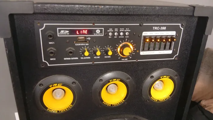 Vendo caixa de som TRC -398 / 700W