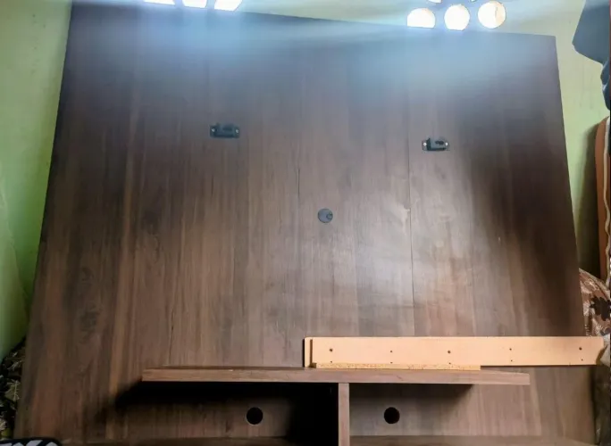 Painel flutuante pra TV