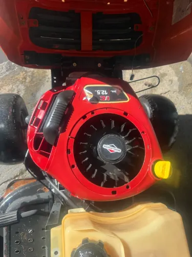 Vendo tratorzinho de cortar grama , Husqvarna LT131