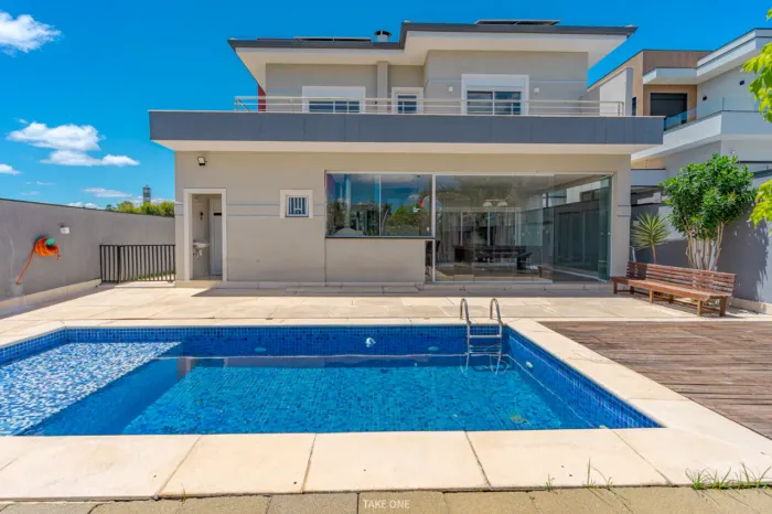 Casa no condomínio Swiss Park para venda com 5 quartos, sendo 4 suítes, 404m²