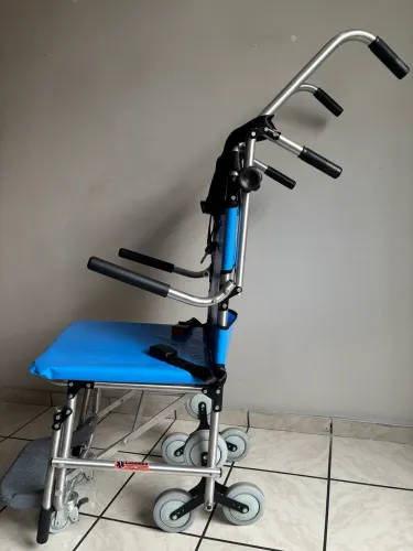 Cadeira desce escadas