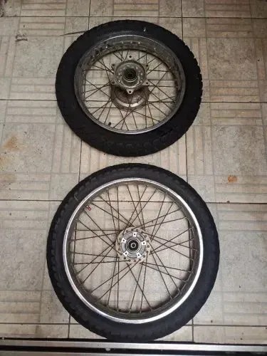 Rodas com pneu Broz 2007