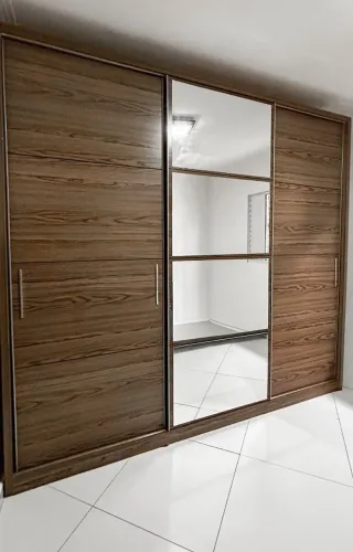 Guarda-roupa 