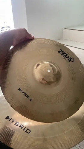 Prato Zeus Hybrid b20