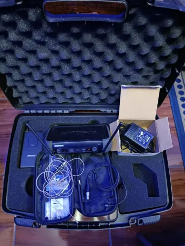 Sistema Sem Fio Shure PGX4 + Bodypack PGX1 + Microfone Auricular e Lapela + Case